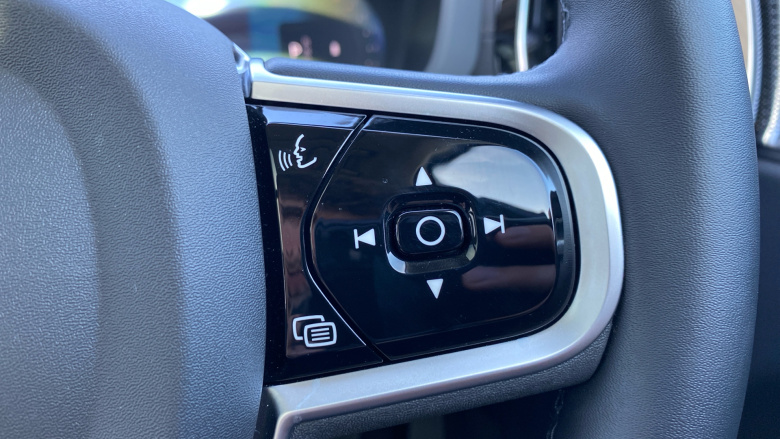 Volvo XC60 2.0 B5P Ultra Dark 5dr AWD Geartronic Petrol Estate